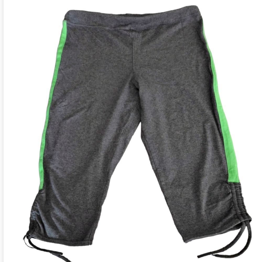 Women's Gray & Green Sporty Side Stripe Ruched Capri Leggings Size XL